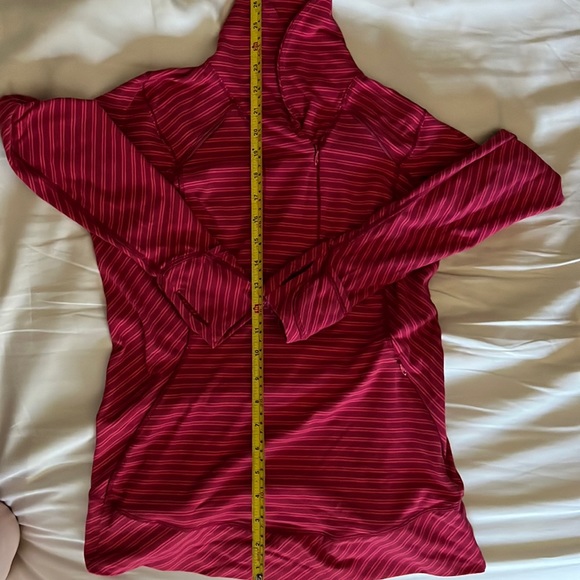 Lululemon Think Fast Pullover - size 10 - Picture 7 of 7